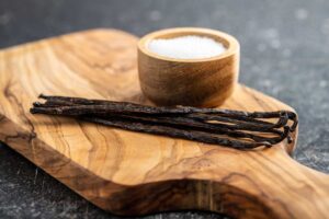 how to cut vanilla bean