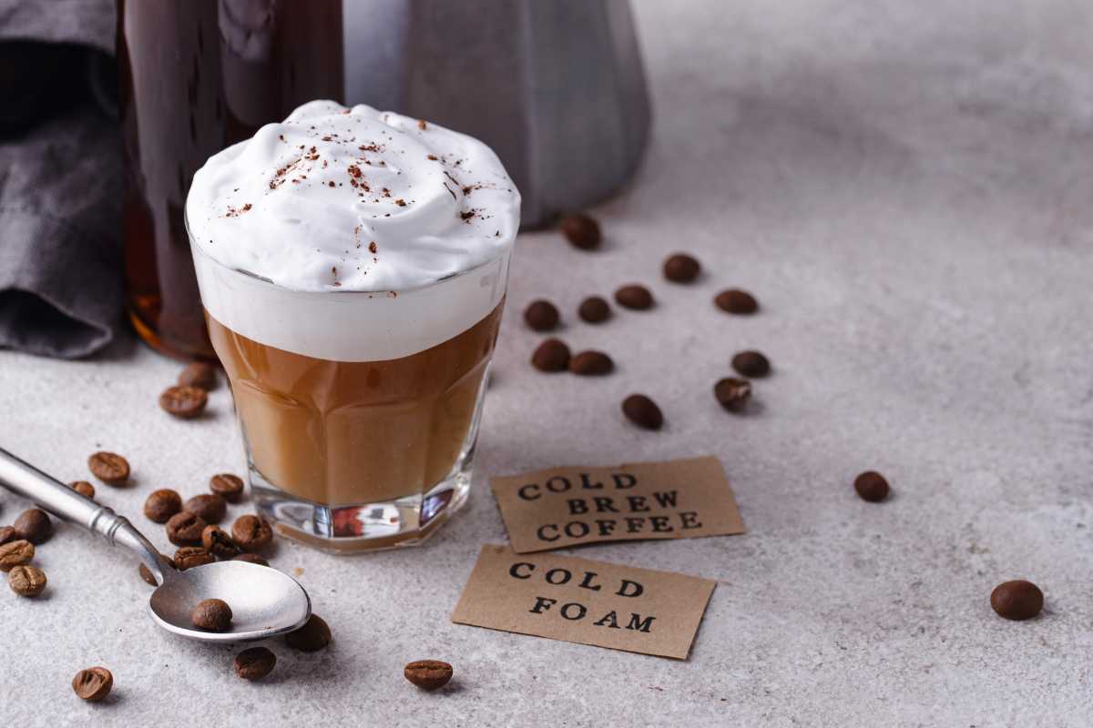 How to Make Vanilla Cold Foam with Frother: Starbucks-Style Recipe ...