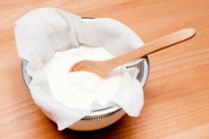 how to make vanilla yogurt from plain yogurt