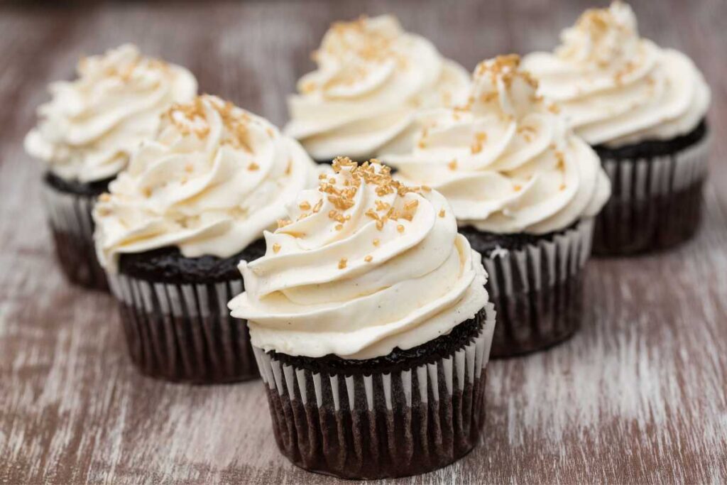 how to turn vanilla frosting into chocolate